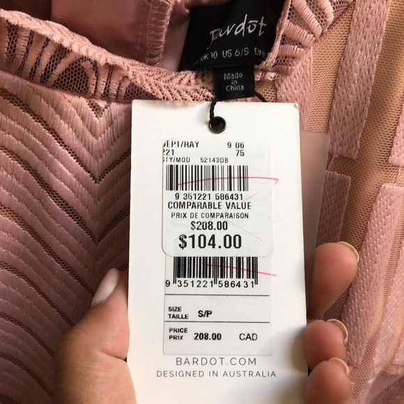 Bardot pink dress size small US size 6, UK size 10. Fits more like size 4-6 - Picture 8 of 8